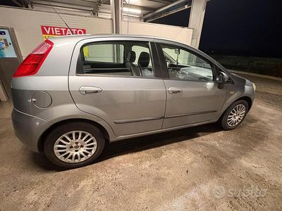 Usata Fiat Grande Punto Dynamic 90 CV (66 kW) 2009 Grigio Utilitaria