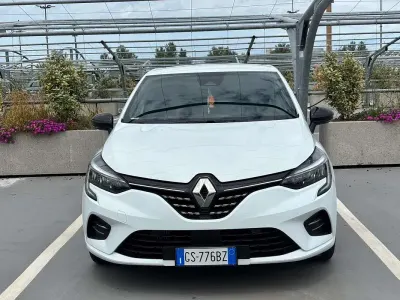 Usata Renault Clio V Techno 101 CV (74 kW) 2023 Bianco Berlina