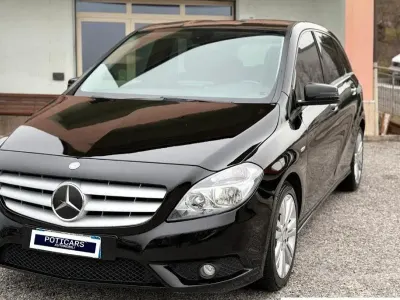 Usata Mercedes B180 109 CV (80 kW) 2012 Nero Utilitaria