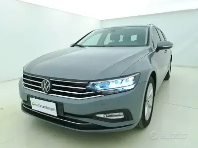 Usata VW Passat Business 122 CV (89 kW) 2023 Grigio Station wagon