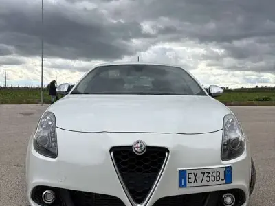 Usata Alfa Romeo Giulietta Exclusive 105 CV (77 kW) 2015 Utilitaria