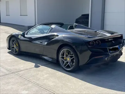 Usata Ferrari F8 721 CV (530 kW) 2023 Cabrio