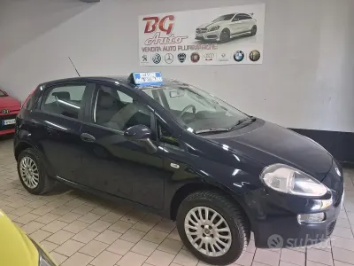 Usata Fiat Grande Punto 70 CV (51 kW) 2015 Bluazzurro Utilitaria