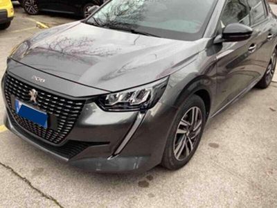 Usata Peugeot 208 Allure 102 CV (75 kW) 2022 Grigio Utilitaria