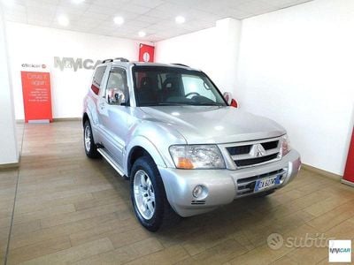 Usata Mitsubishi Pajero 160 CV (117 kW) 2004 Grigio SUV
