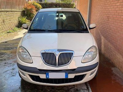 Usata Lancia Ypsilon 60 CV (44 kW) 2006 Beige Utilitaria