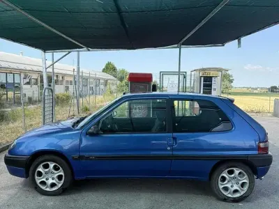 Usata Citroën Saxo 60 CV (44 kW) 2001 Bluazzurro Utilitaria