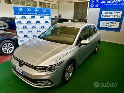 Usata VW Golf VIII Life 116 CV (85 kW) 2022 Grigio Berlina