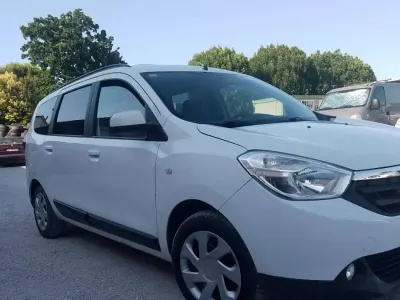 Usata Dacia Lodgy Ambiance 107 CV (78 kW) 2014 Monovolume