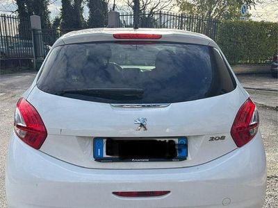 Usata Peugeot 208 Active 68 CV (50 kW) 2014 Bianco Utilitaria