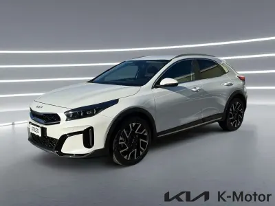 Nuova Kia XCeed Style 140 CV (102 kW) 2025 Deluxe white (hw2) SUV