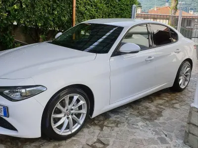 Usata Alfa Romeo Giulia Super 180 CV (132 kW) 2018 Berlina