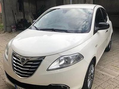 Usata Lancia Ypsilon 2011 Bianco Utilitaria