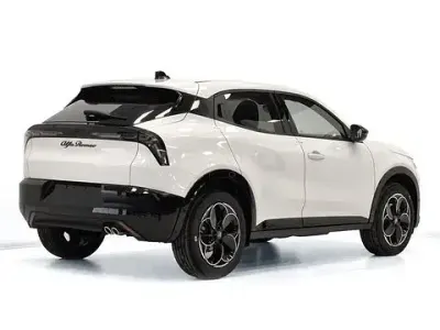 Nuova Alfa Romeo Junior Sprint 145 CV (106 kW) 2026 Bianco SUV