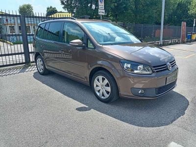 Usata VW Touran 105 CV (77 kW) 2013 Marrone Monovolume