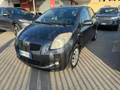 usata Toyota Yaris 1.4 Diesel 5p Sol