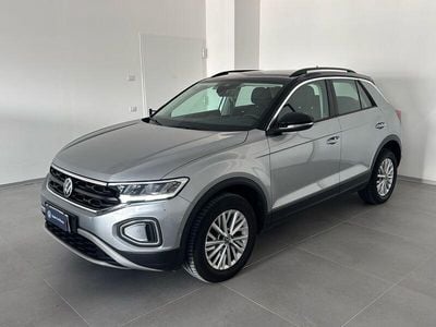 Usata VW T-Roc Life 116 CV (85 kW) 2025 Argento SUV