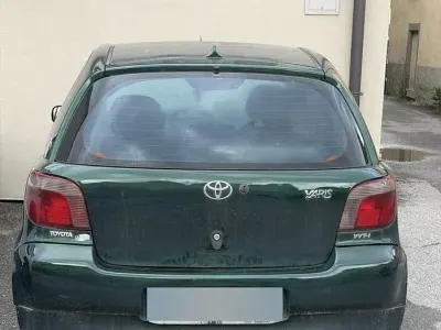 Gebraucht Toyota Yaris 68 PS (50 kW) 2001 Grün Limousine
