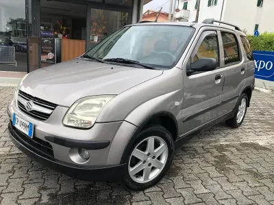 Second-hand Suzuki Ignis 69 CP (50 kW) 2005 Gri Hatchback