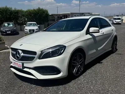 Usata Mercedes A180 Premium 109 CV (80 kW) 2017 Bianco Utilitaria