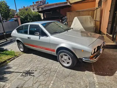 Begagnad Alfa Romeo Alfetta GT/GTV 1970 Grå Sportkupé