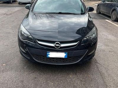 Usata Opel Astra Cosmo 110 CV (80 kW) 2014 Nero Berlina