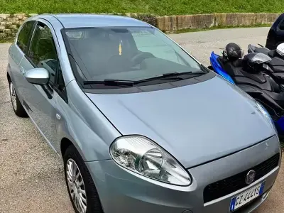 Usata Fiat Grande Punto 65 CV (47 kW) 2006 Grigio Utilitaria
