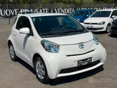 Usata Toyota iQ 68 CV (50 kW) 2009 Bianco Utilitaria