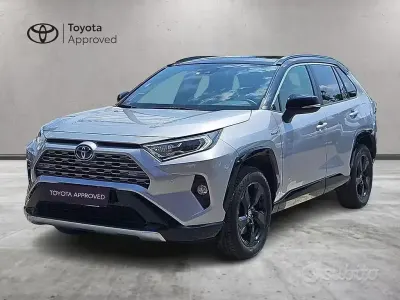 Usata Toyota RAV4 Hybrid Style 217 CV (159 kW) 2020 Deep silver met/black met SUV