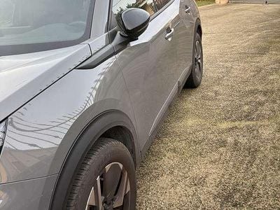 Käytetty Peugeot 2008 Allure 101 HP (74 kW) 2024 Harmaa Katumaasturi