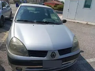 Usata Renault Clio II 58 CV (42 kW) 2005 Grigio Berlina