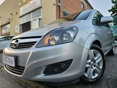 Usata Opel Zafira Enjoy 125 CV (91 kW) 2014 Argento Monovolume