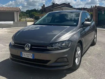 Usata VW Polo Comfortline 90 CV (66 kW) 2019 Grigio Utilitaria