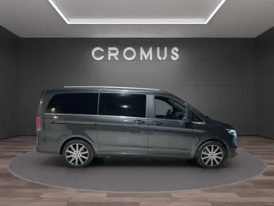 Begagnad Mercedes V300 Exclusive 237 HK (174 kW) 2024 Grå Minibuss