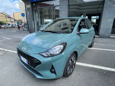 Usata Hyundai i10 63 CV (46 kW) 2025 Verde Utilitaria