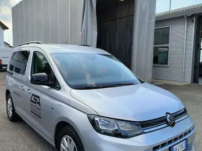 Usata VW Caddy Life 150 CV (110 kW) 2025 Grigio Monovolume