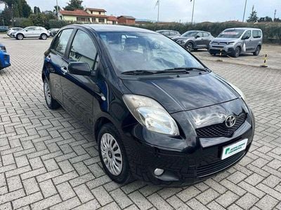 Usata Toyota Yaris Sol 101 CV (74 kW) 2010 Nero Utilitaria