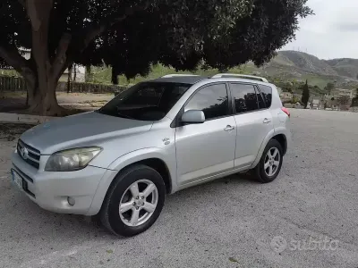 Usata Toyota RAV4 177 CV (130 kW) 2006 SUV