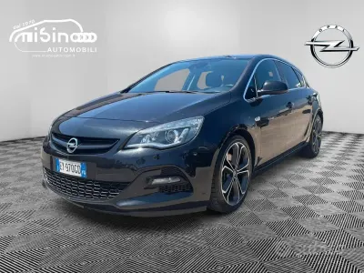 Usata Opel Astra 194 CV (142 kW) 2015 Nero Berlina