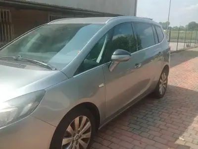 Usata Opel Zafira 150 CV (110 kW) 2012 Grigio Monovolume