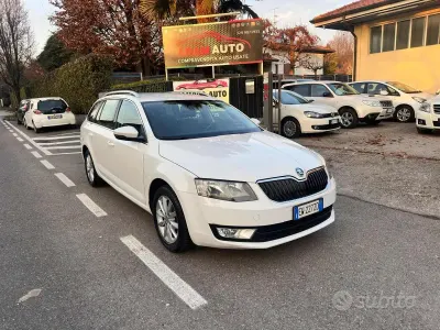 Usata Skoda Octavia Elegance 105 CV (77 kW) 2014 Bianco Station wagon