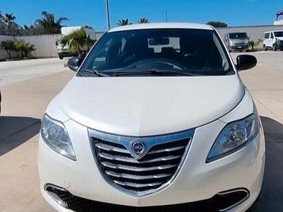 Usata Lancia Ypsilon 95 CV (69 kW) 2014 Bianco Utilitaria