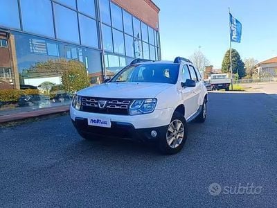Usata Dacia Duster Lauréate 115 CV (84 kW) 2017 Bianco SUV