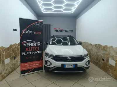Usata VW T-Roc R-line 150 CV (110 kW) 2025 Bianco SUV