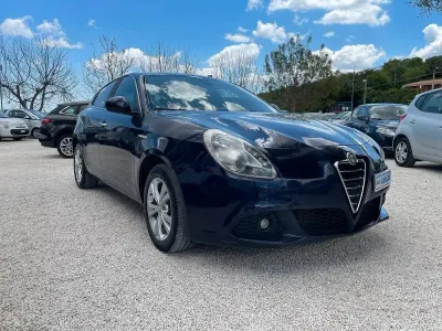 Gebraucht Alfa Romeo Giulietta 140 PS (102 kW) 2011 Blau Kleinwagen