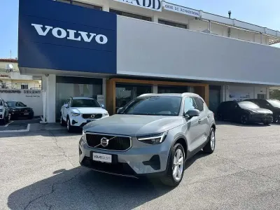 Occasion Volvo XC40 Core 163 ch (119 kW) 2024 Gris SUV