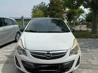 Usata Opel Corsa 80 CV (58 kW) 2012 Bianco Utilitaria