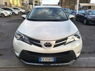 Usata Toyota RAV4 Lounge 124 CV (91 kW) 2014 Bianco SUV