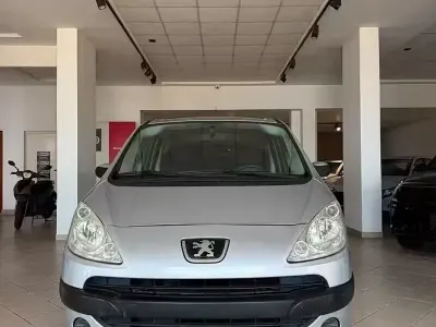 Usata Peugeot 1007 73 CV (53 kW) 2005 Grigio Monovolume