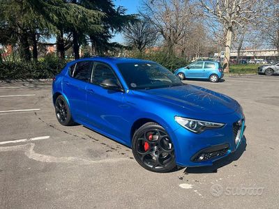 Usata Alfa Romeo Stelvio Estrema 210 CV (154 kW) 2022 Blu SUV